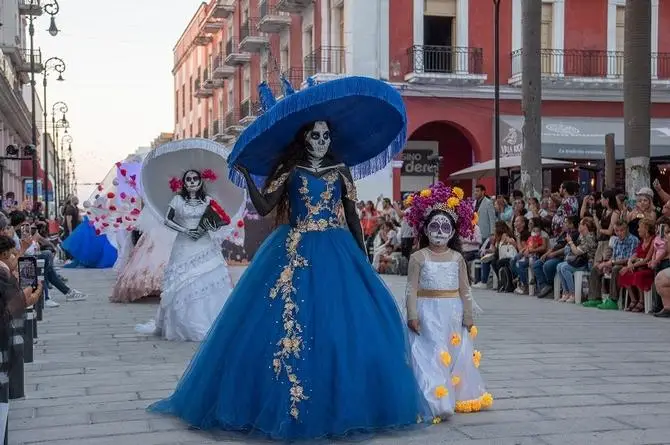 Las Catrinas se apoderaron del Centro Histórico de Veracruz  
